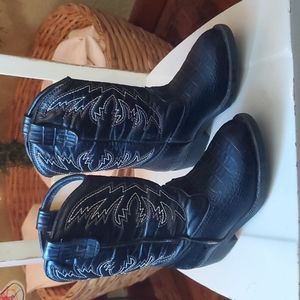 Black cowboy boots size